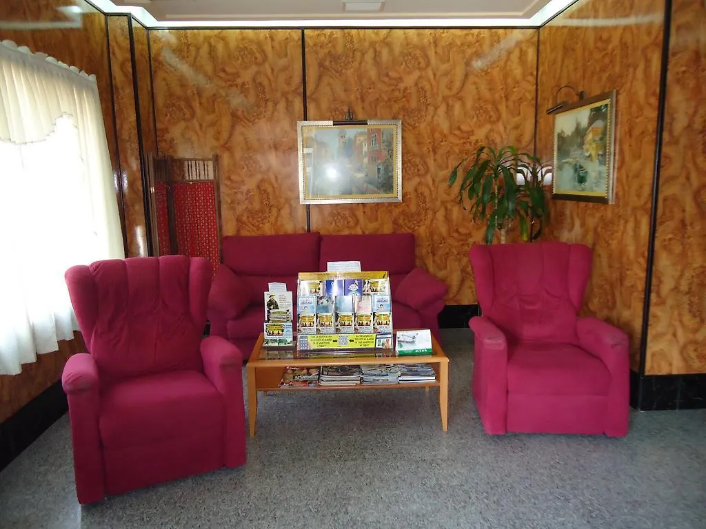 Hostal Santo Domingo El Ejido Guest house